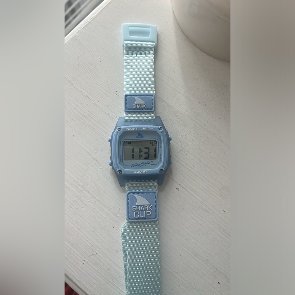 Freestyle Shark Watch -Shark Classic Clip in color SKY